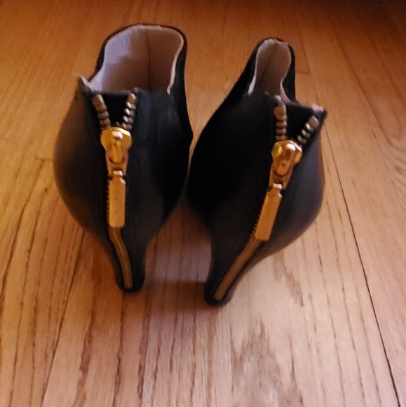 LIU JO Suede Leather Back Zip Up Bootie - Picture 3 of 3